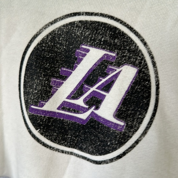 Nwt LA Lakers woman’s sweatshirt - Picture 2 of 4